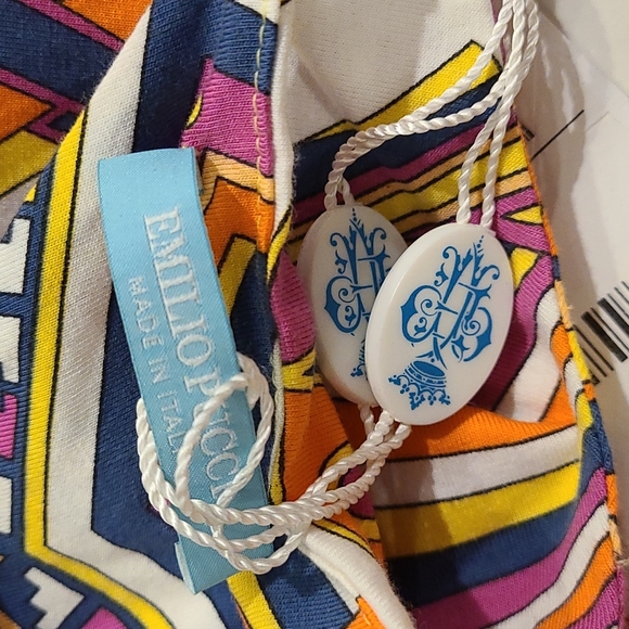 Emilio Pucci stunning top with open back size 46 NWT - Picture 12 of 12